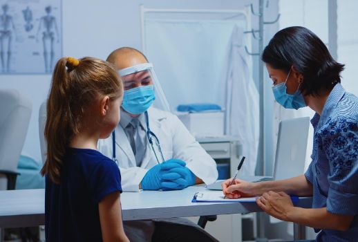 How EMR/EHR Enhances Concierge Practices in 2025